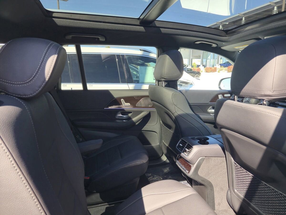 New 2025 Mercedes-Benz GLS 450 4MATIC image 11