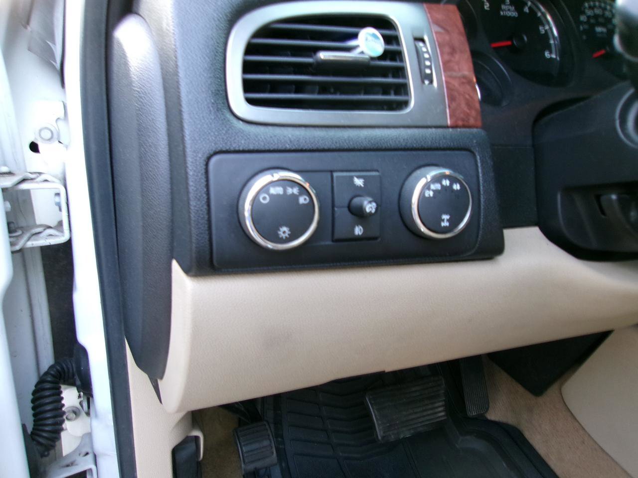 Used 2007 Chevrolet Silverado 1500 LTZ w/ Safety Package AWD/4WD image 2