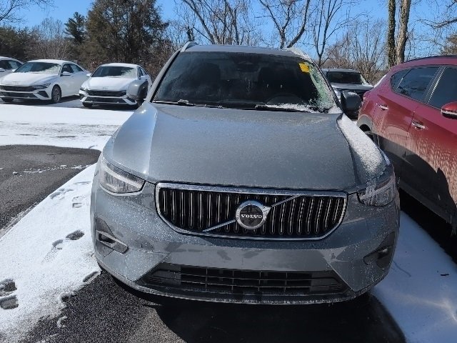 Used 2023 Volvo XC40 B5 Plus w/ Protection Package Premier image 21