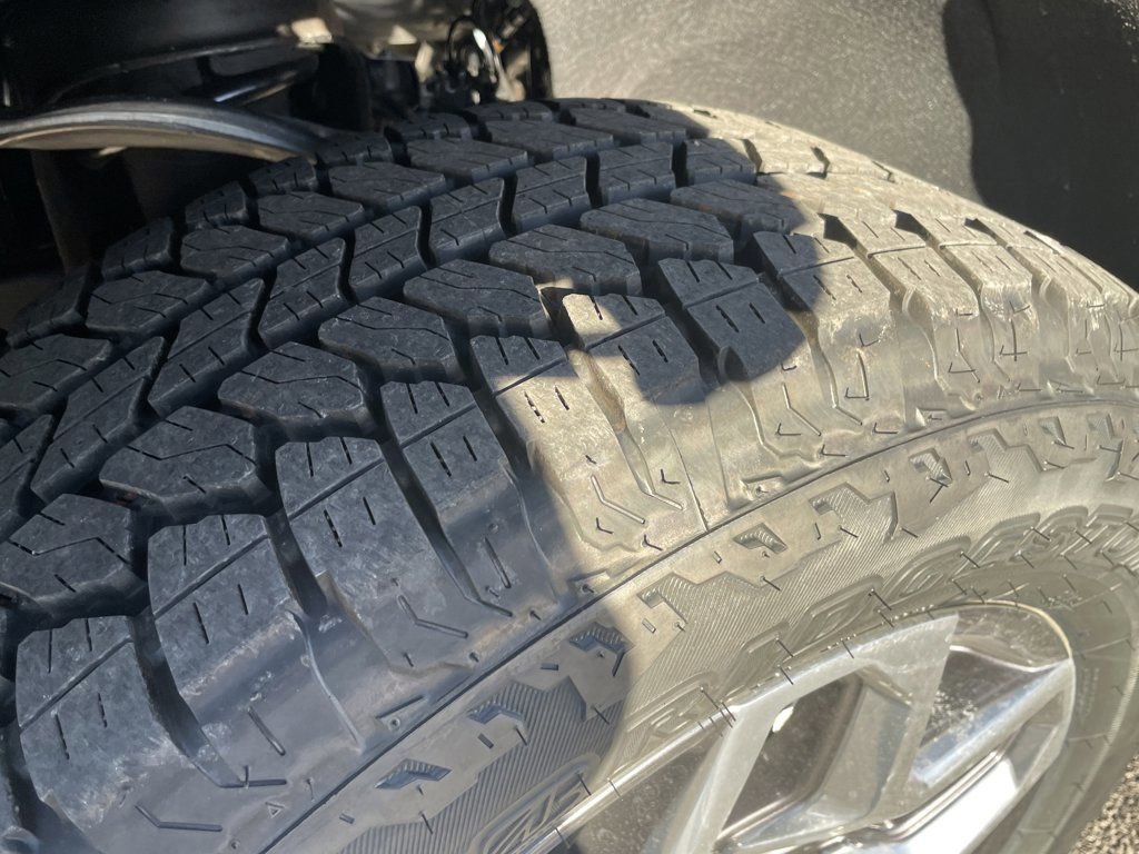 New 2026 GMC Sierra 1500 SLT image 28