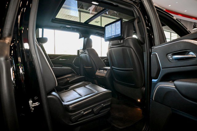 Used 2021 Cadillac Escalade ESV Premium Luxury AWD/4WD image 23