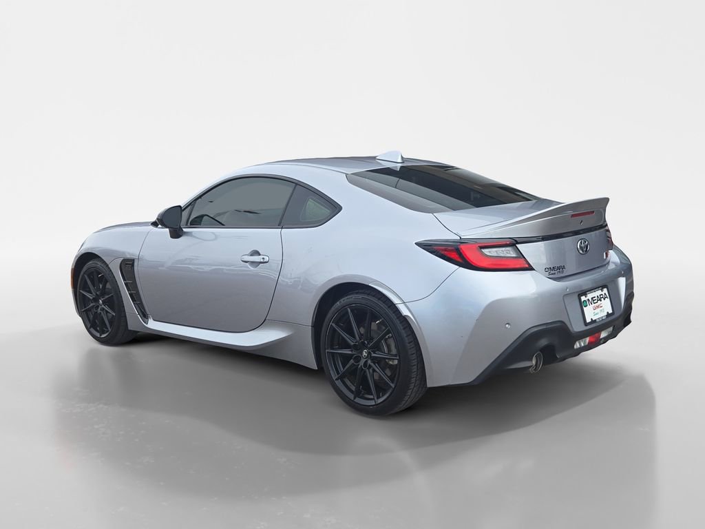 Used 2022 Toyota GR86 Premium RWD video 3