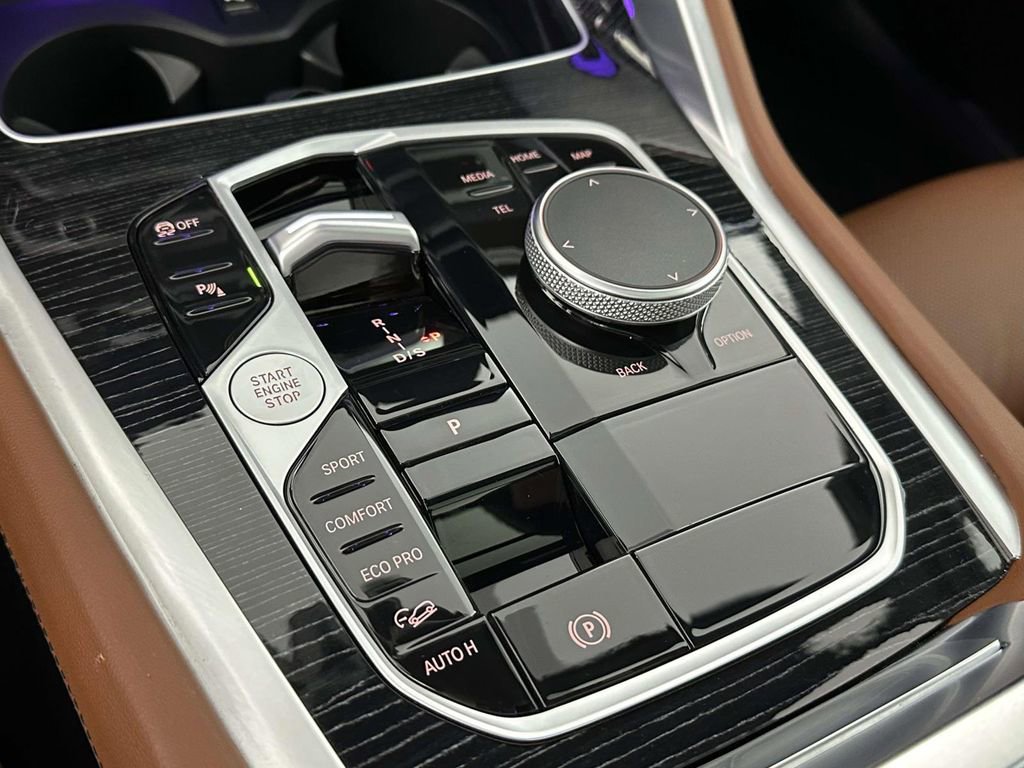 Used 2025 BMW X6 M60i w/ Parking Assistance Package image 29