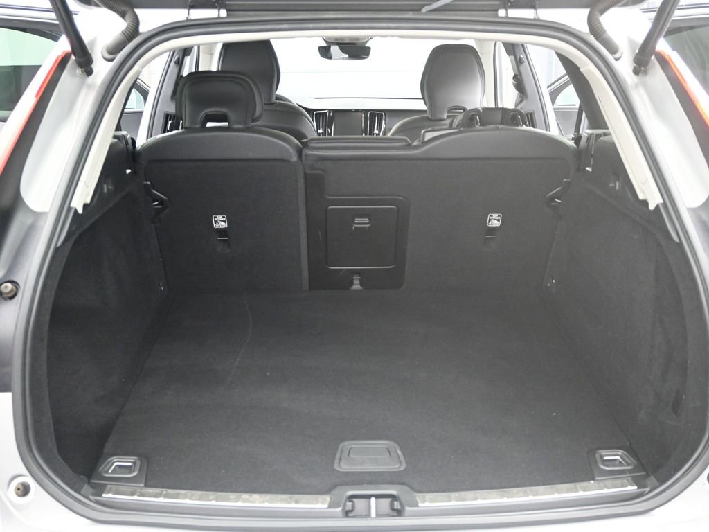Used 2023 Volvo XC60 B5 Plus w/ Climate Package image 15