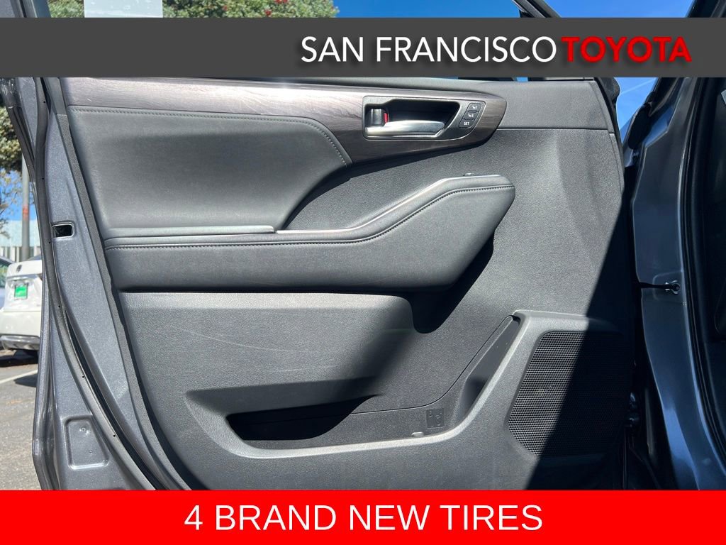 Used 2023 Toyota Highlander Limited image 41