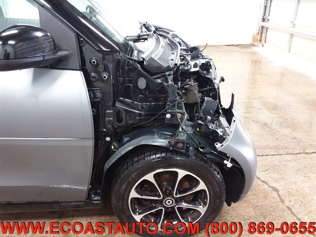 Used 2016 smart fortwo passion RWD image 13