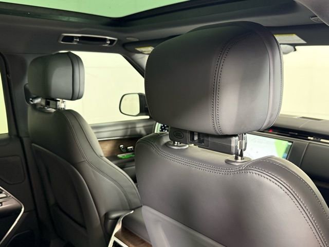 New 2025 Land Rover Range Rover SE image 26
