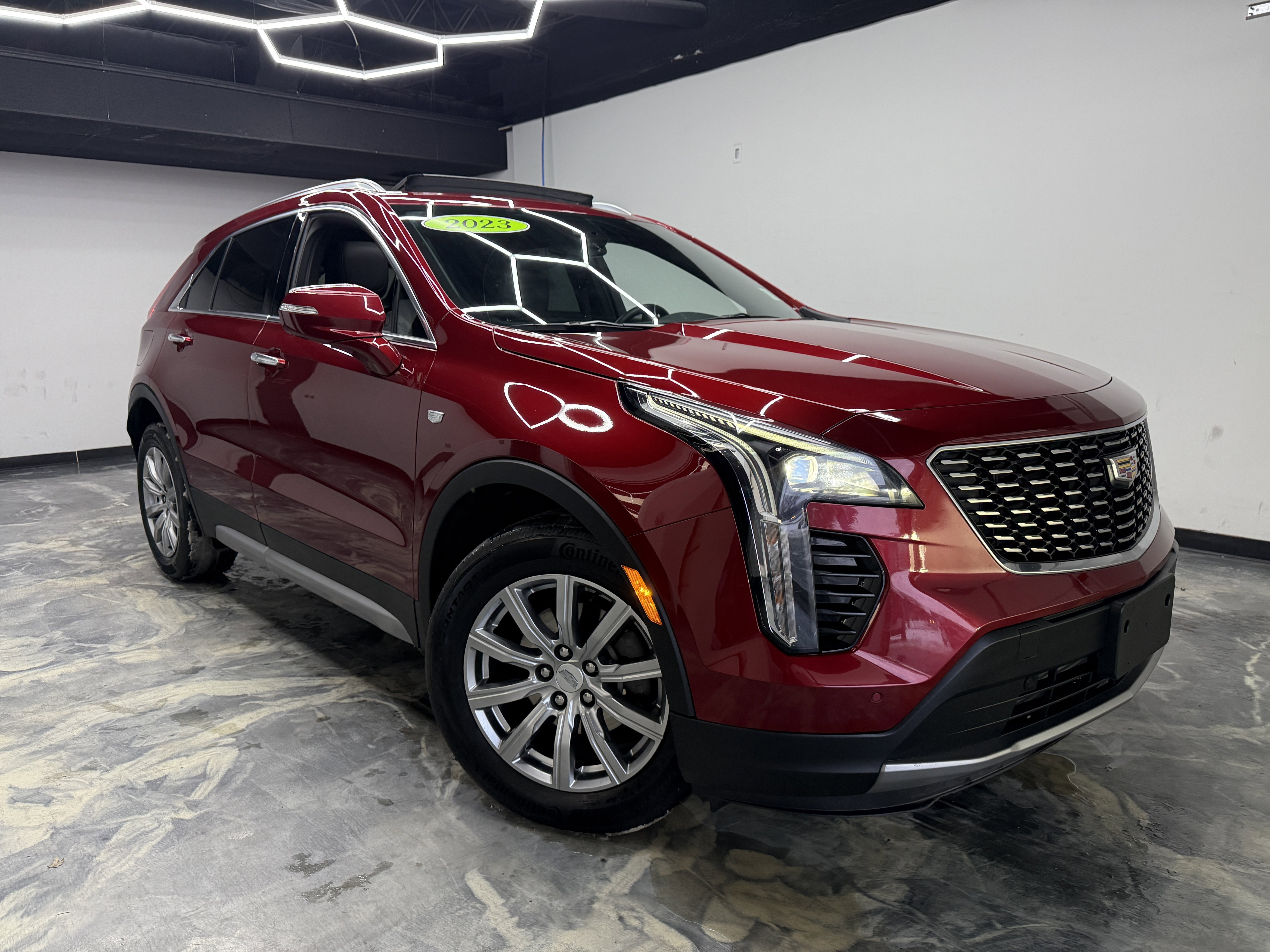 Used 2023 Cadillac XT4 Premium Luxury image 6