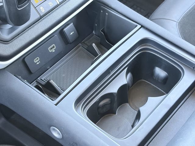 Used 2020 Land Rover Defender 110 SE image 18