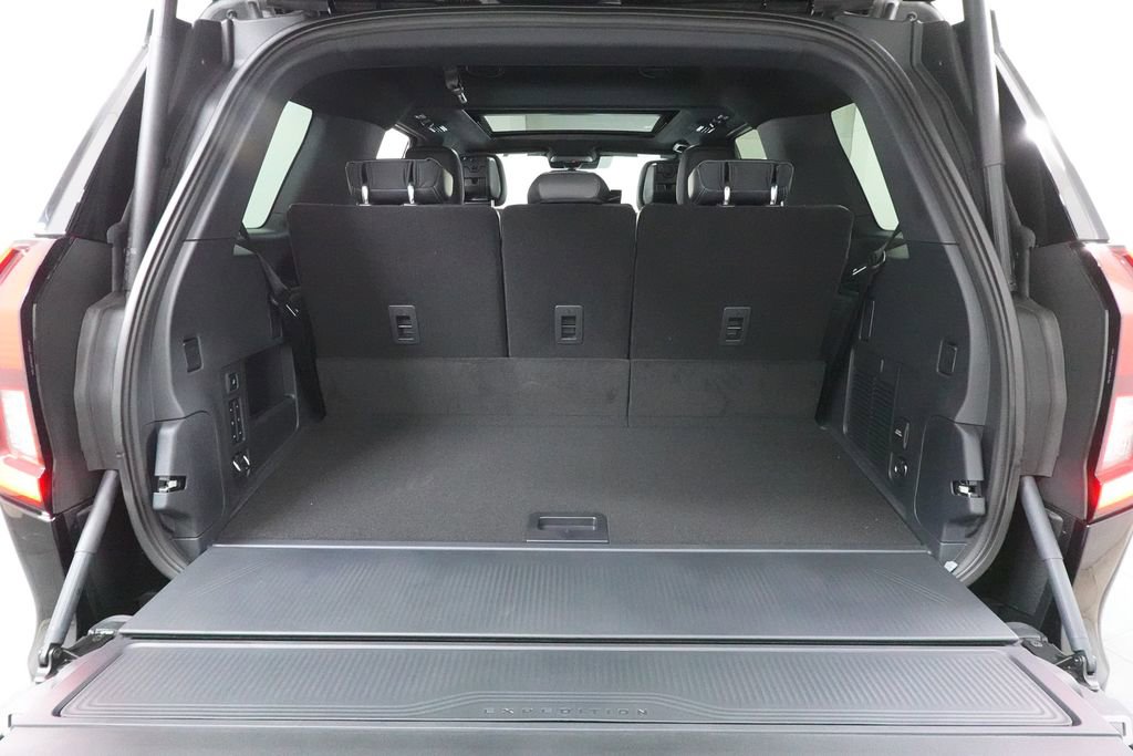 New 2026 Ford Expedition Platinum image 28