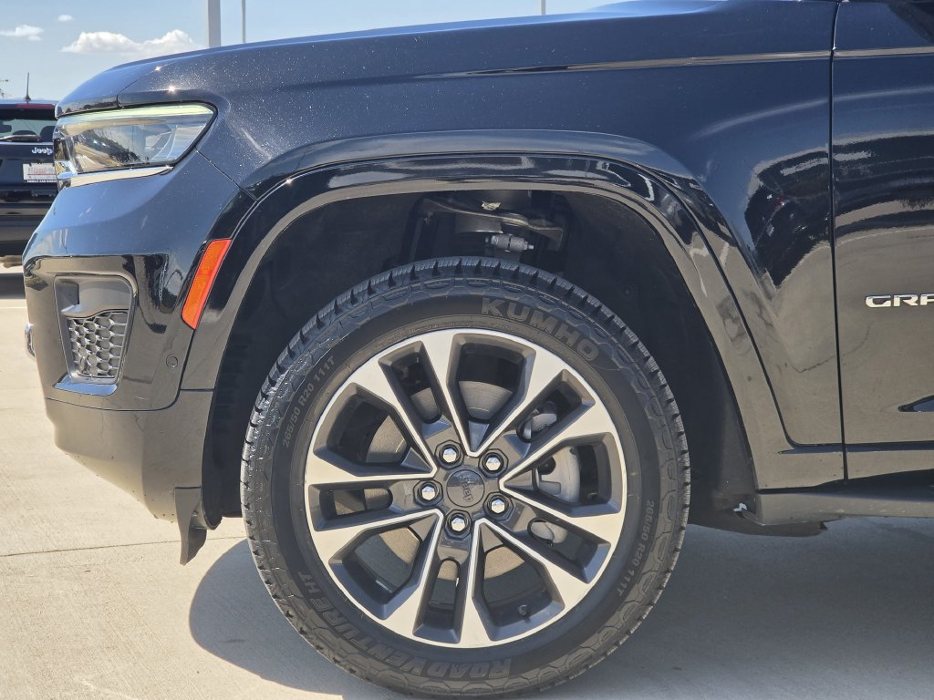 Used 2023 Jeep Grand Cherokee L Overland w/ Advanced Protech Group III AWD/4WD image 7