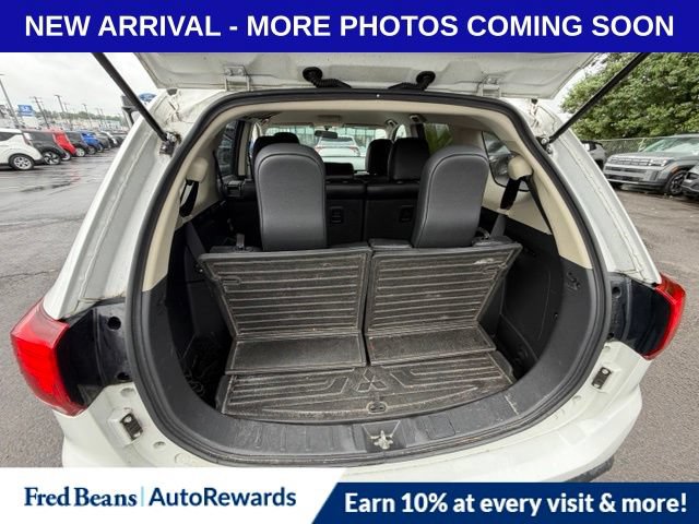 Used 2016 Mitsubishi Outlander SEL AWD/4WD image 13