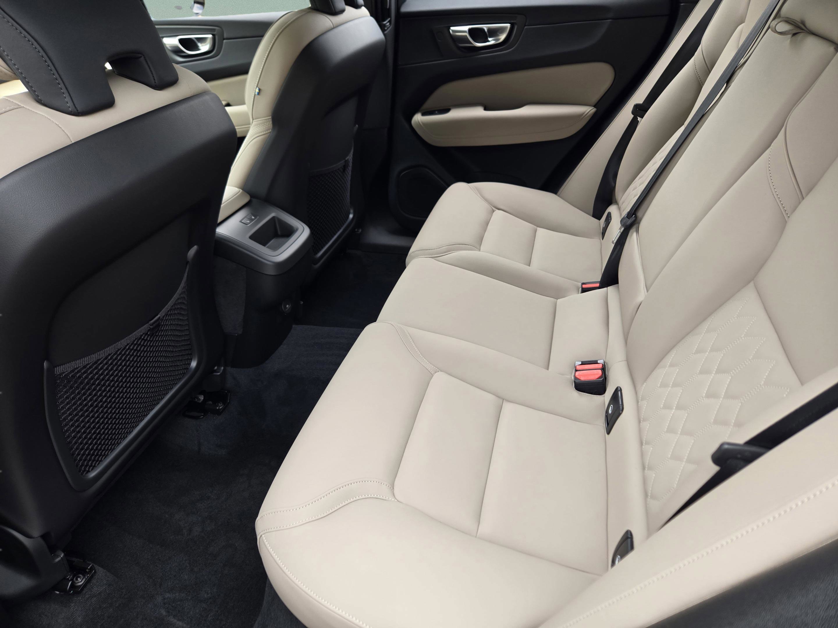 New 2026 Volvo XC60 B5 Plus w/ Protection Package Premier image 26