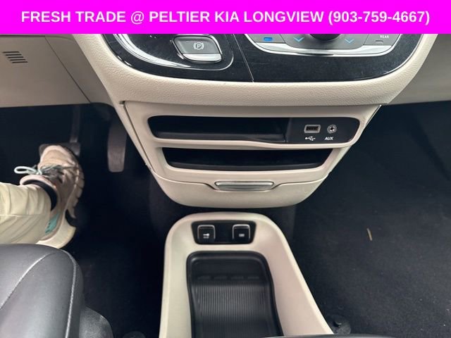 Used 2020 Chrysler Voyager Lxi FWD image 17