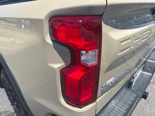 Used 2022 Chevrolet Silverado 1500 ZR2 AWD/4WD image 10