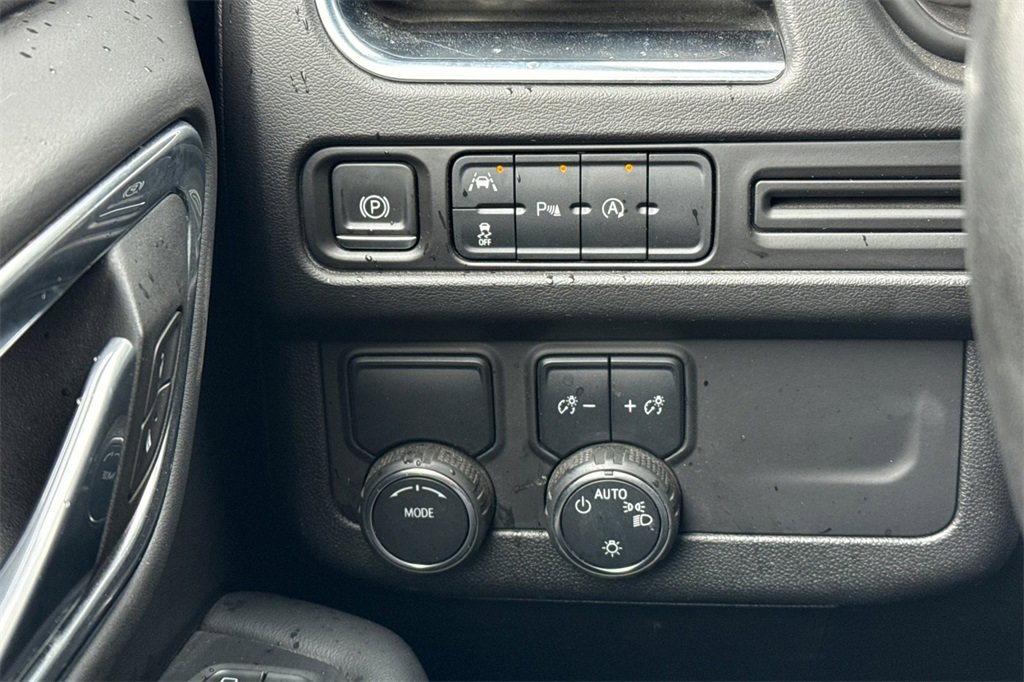 Used 2024 Chevrolet Suburban RST image 40