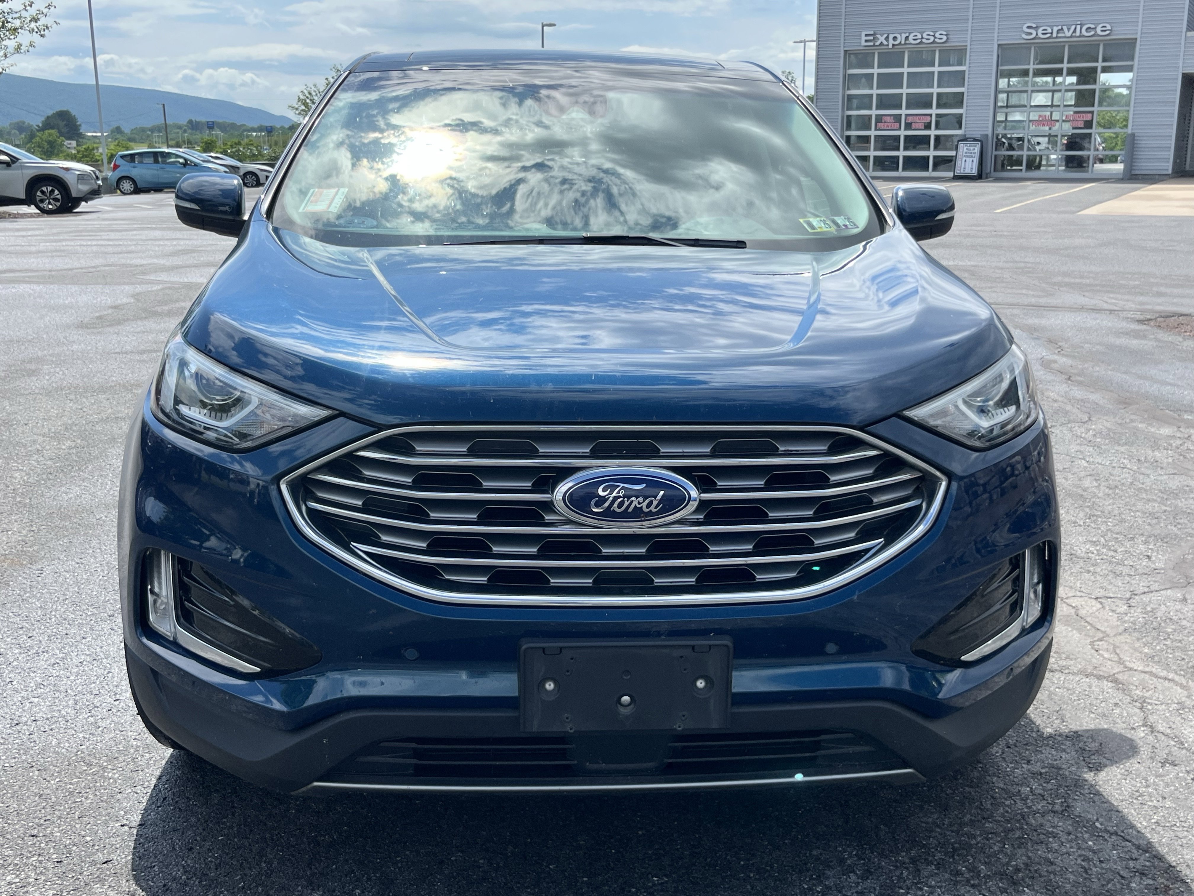 Used 2020 Ford Edge Titanium w/ Class II Trailer Tow Package AWD/4WD image 12