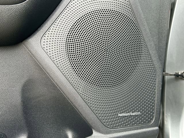 Used 2017 Kia Niro Touring image 25