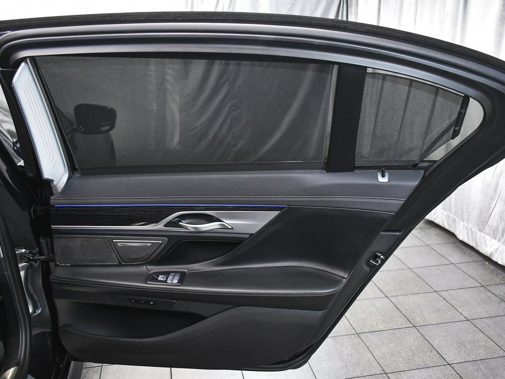 Used 2022 BMW 740i xDrive w/ M Sport Package AWD/4WD image 18