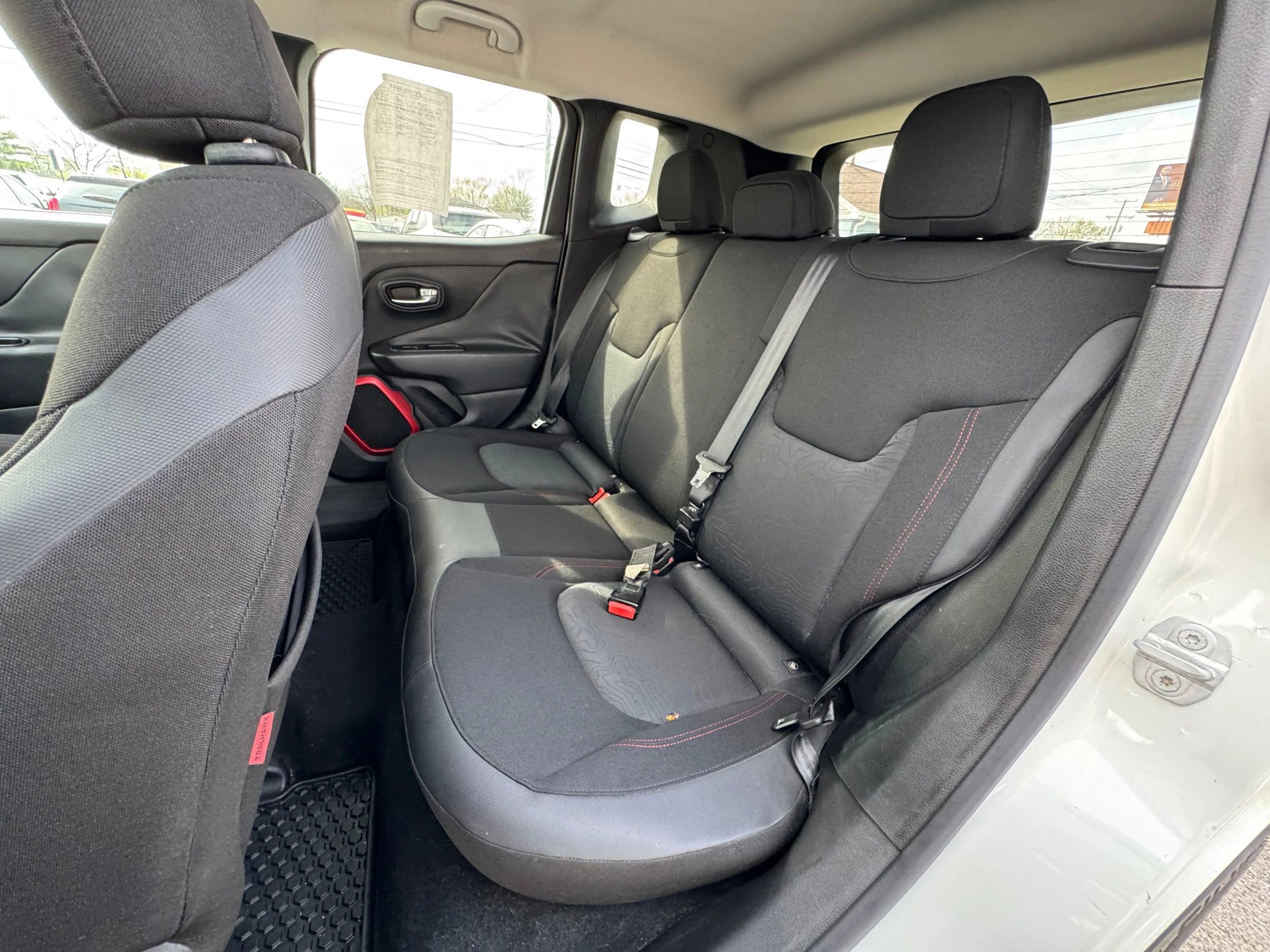 Used 2016 Jeep Renegade Trailhawk AWD/4WD image 12