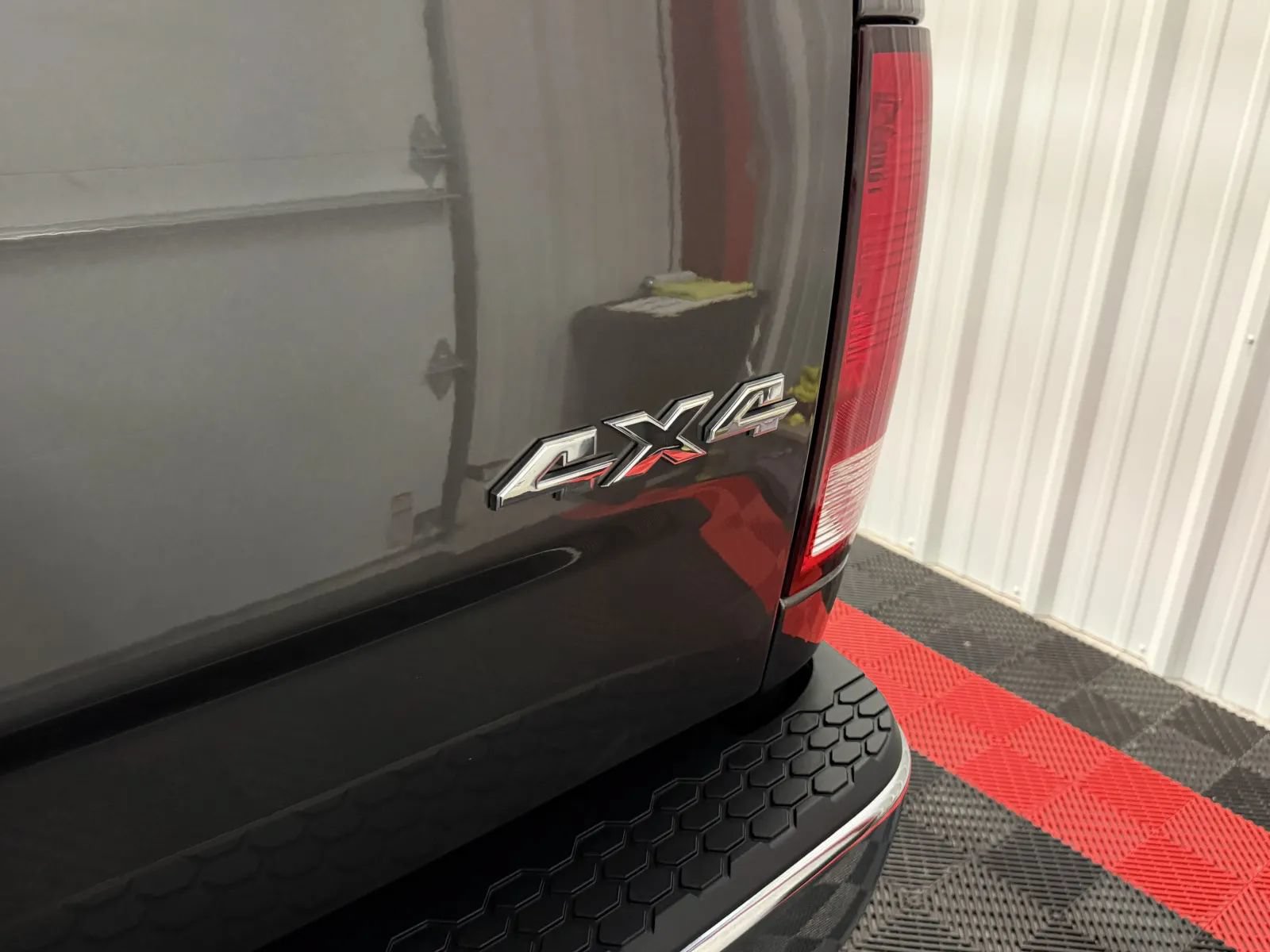 Used 2021 RAM 1500 Classic SLT AWD/4WD image 15