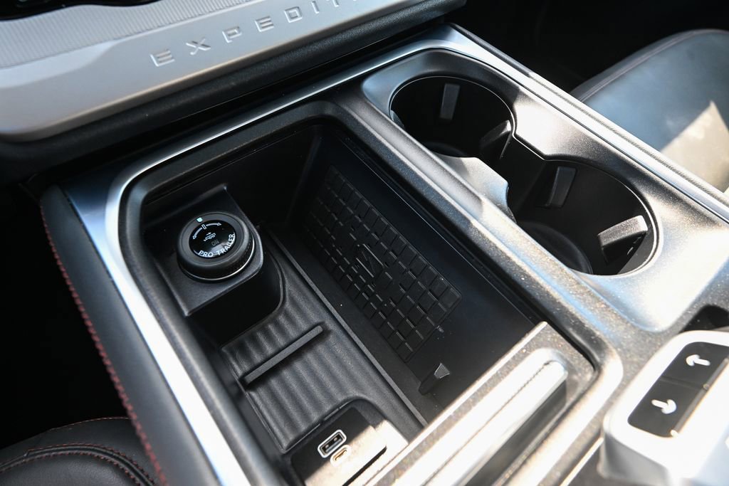 Certified 2025 Ford Expedition Active image 35