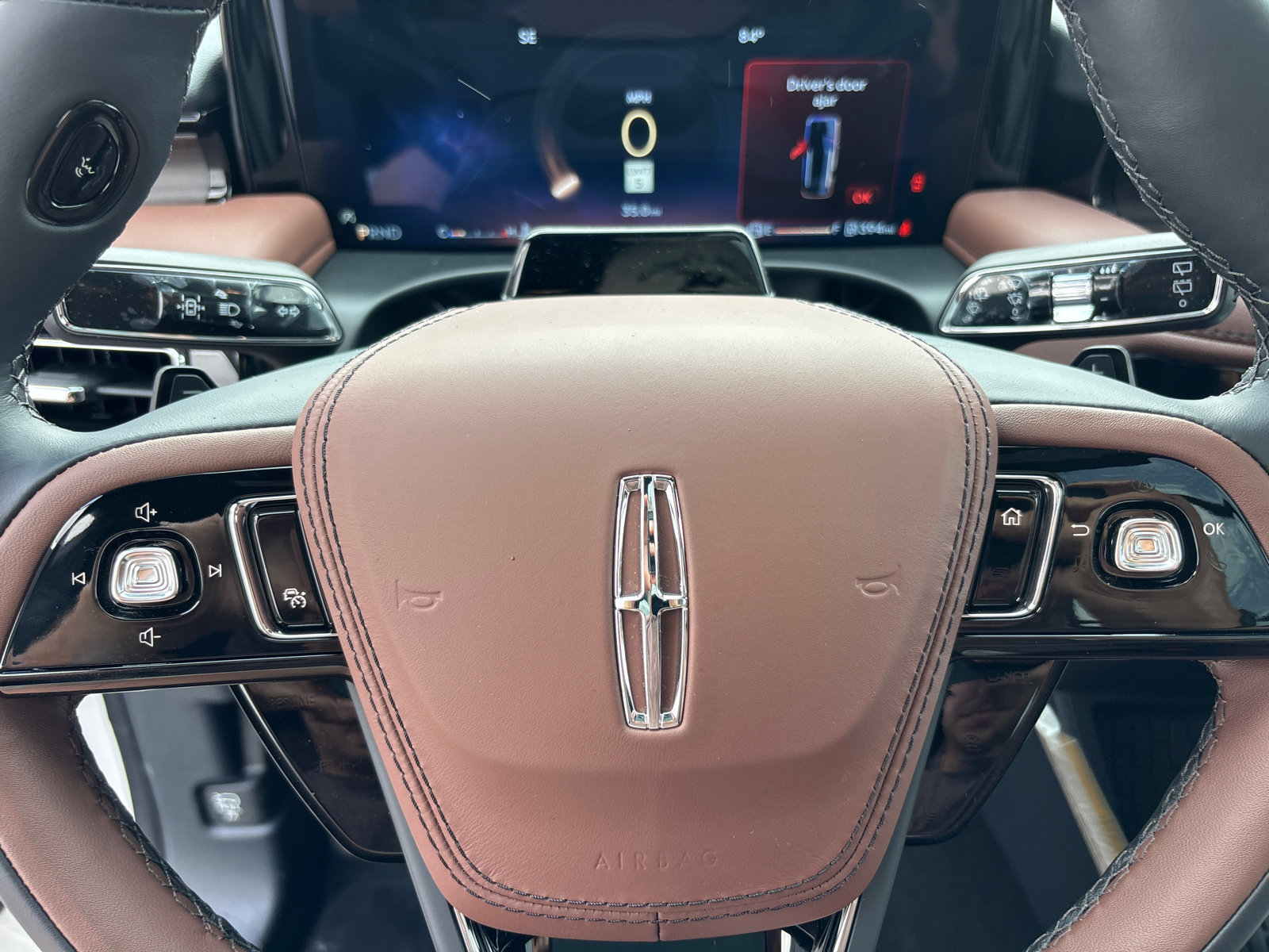 New 2026 Lincoln Aviator Reserve AWD/4WD image 16
