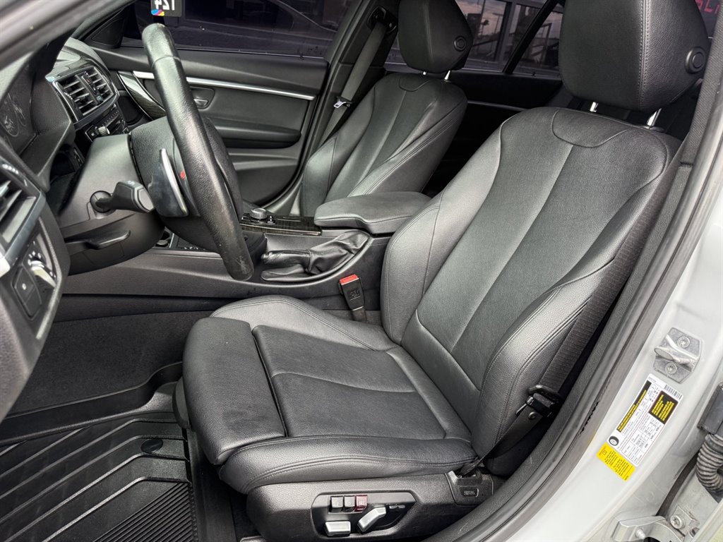 Used 2018 BMW 330i Sedan RWD image 14