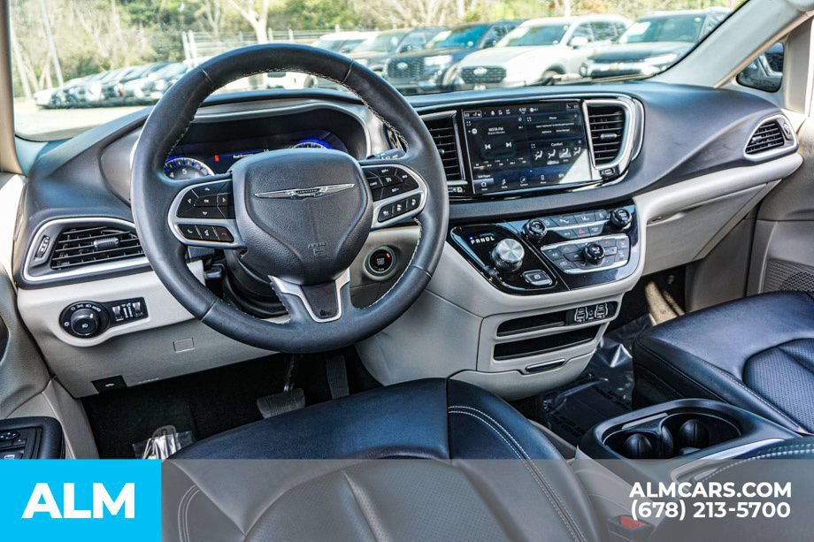 Used 2024 Chrysler Pacifica Touring-L FWD image 28