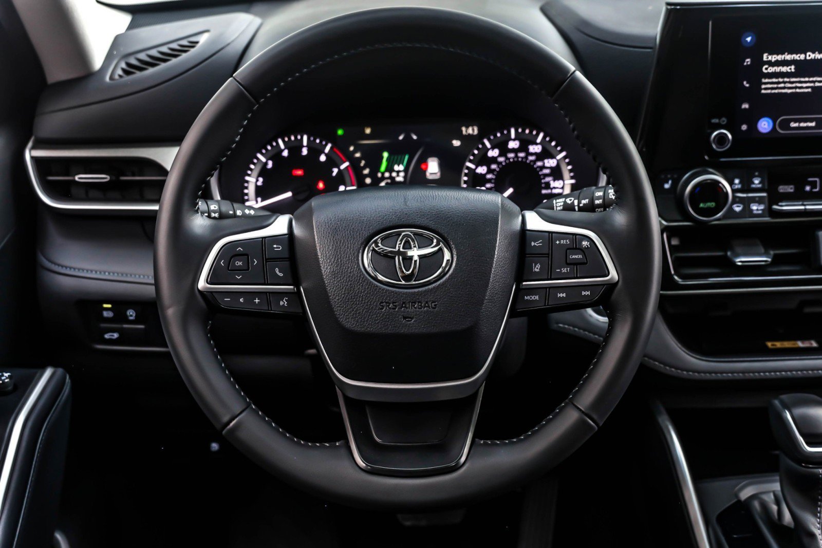 Used 2024 Toyota Highlander XLE image 18