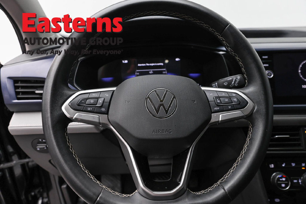 Used 2024 Volkswagen Taos SE FWD image 11