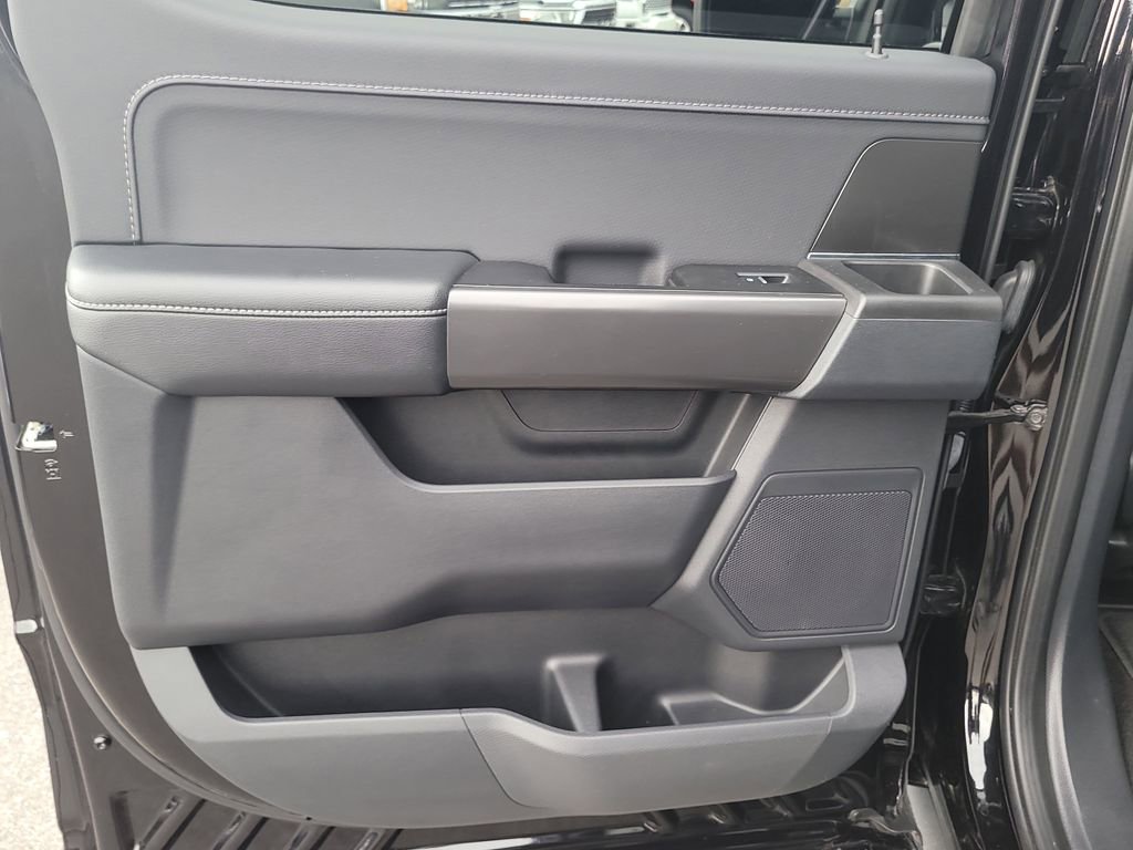 Used 2024 Ford F150 XLT w/ XLT Black Appearance Package image 8