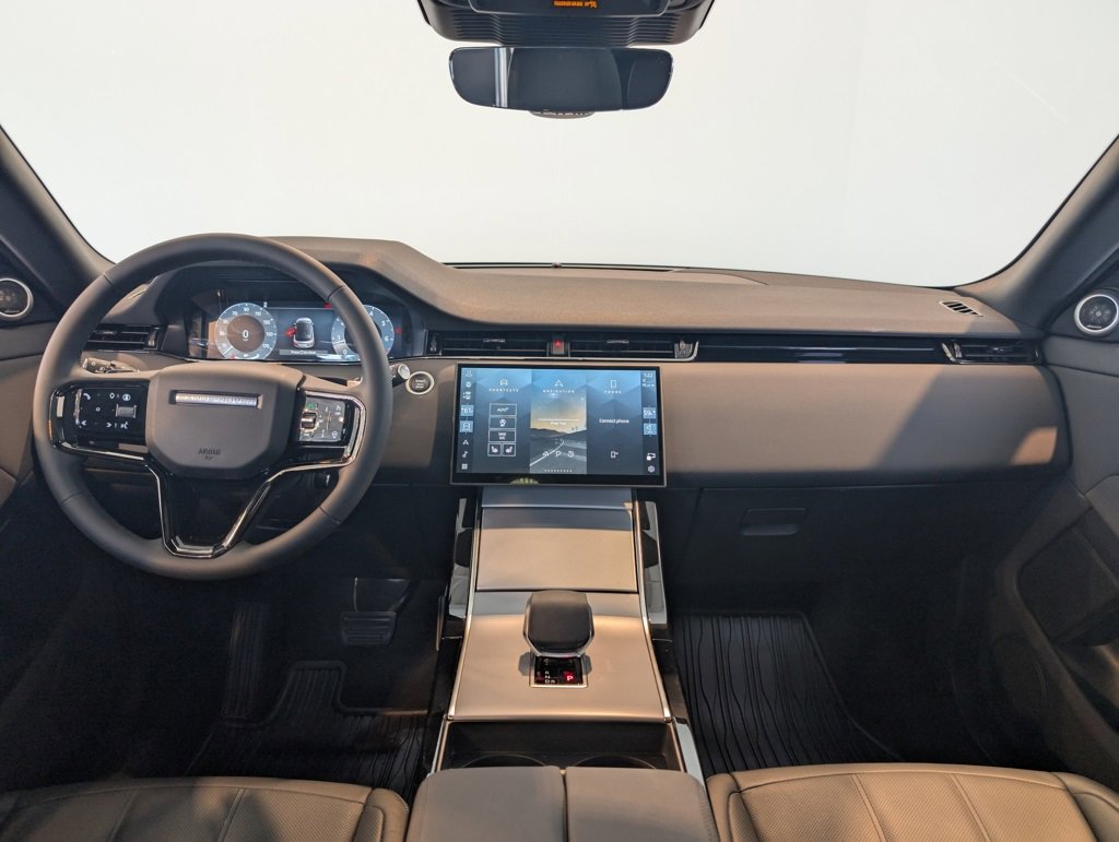 Used 2025 Land Rover Range Rover Evoque S image 16