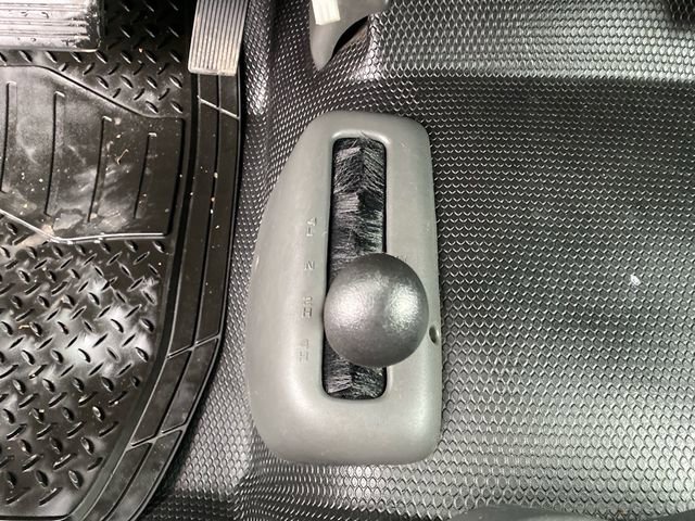 Used 2006 Chevrolet Silverado 2500 LS w/ Snow Plow Prep Package image 12