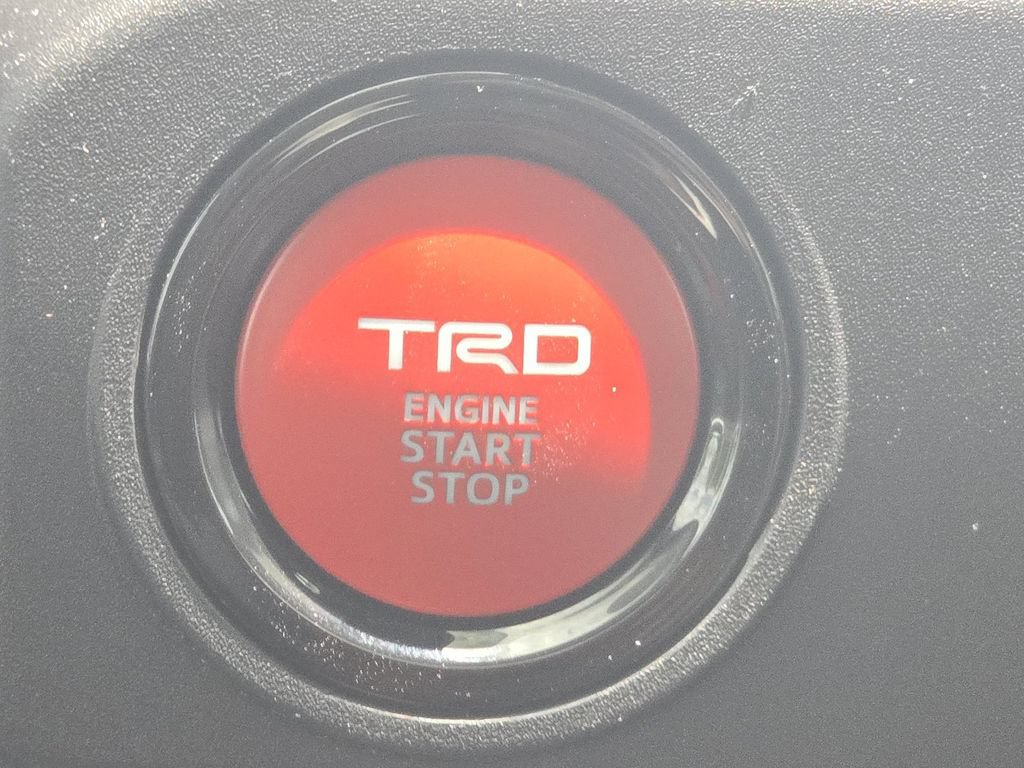 Used 2024 Toyota Tacoma TRD Sport AWD/4WD image 33