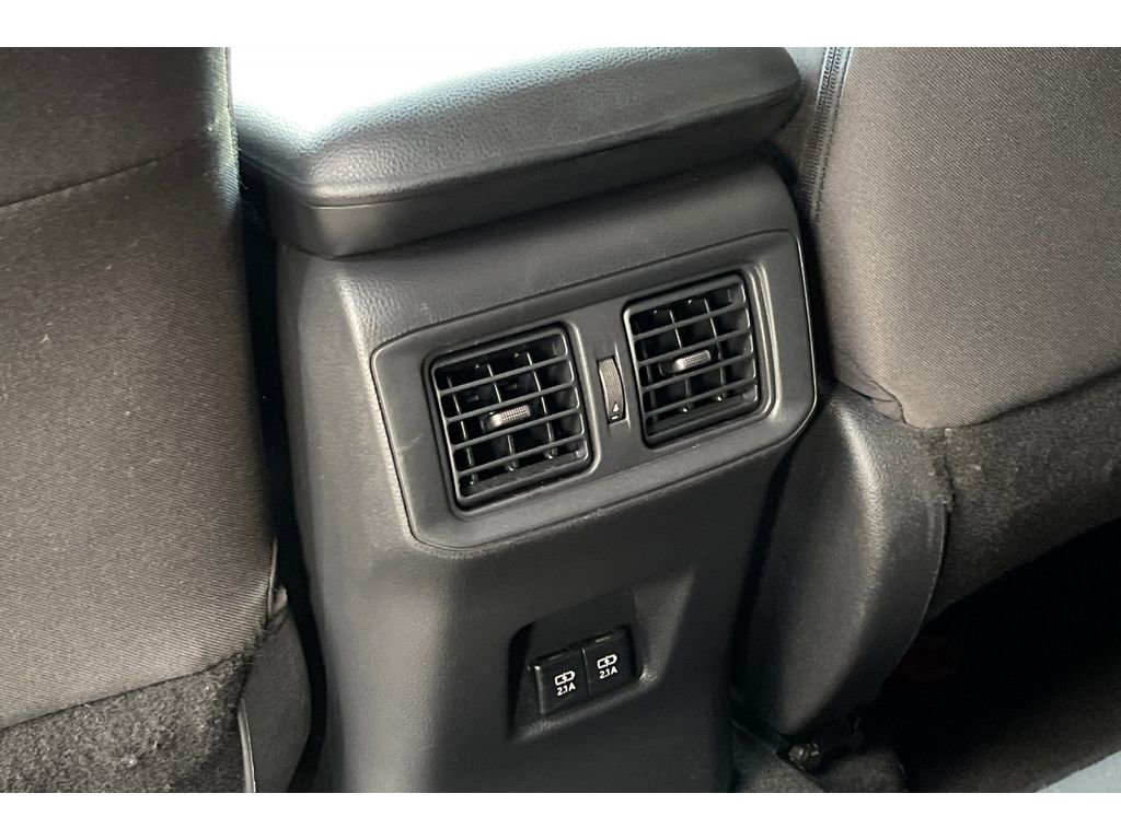 Used 2021 Toyota RAV4 XLE w/ Carpet Mat Package (TMS) image 40
