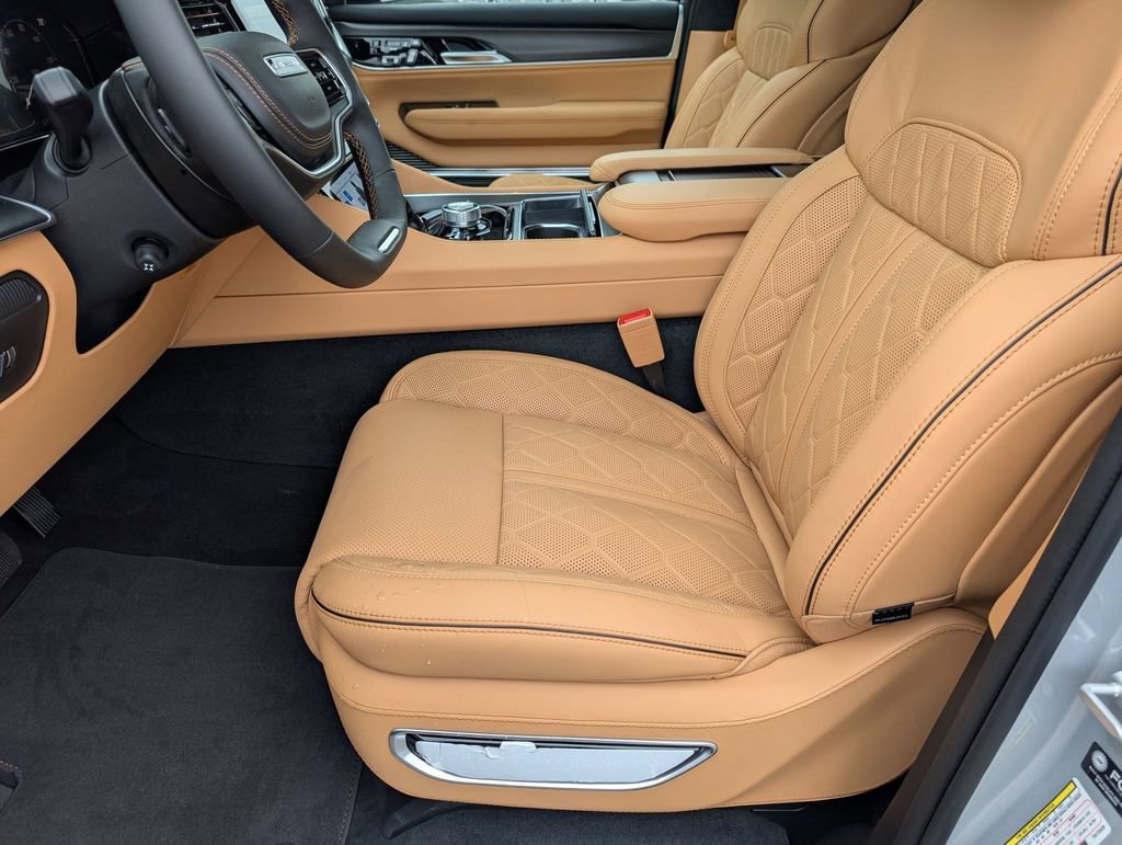 New 2026 Jeep Grand Wagoneer Summit AWD/4WD image 12