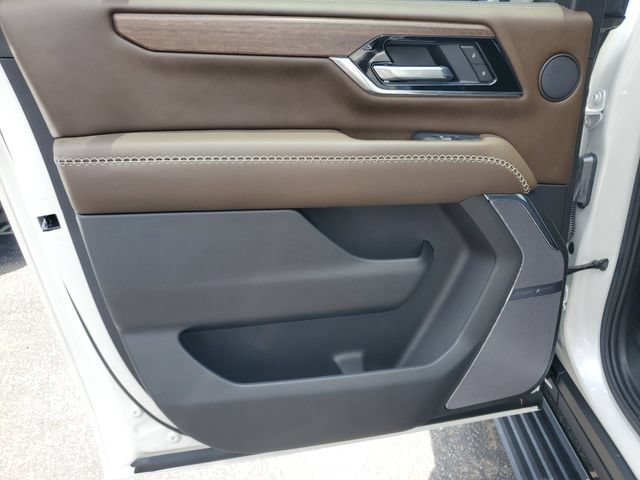 Used 2025 GMC Yukon XL Denali Ultimate AWD/4WD image 25
