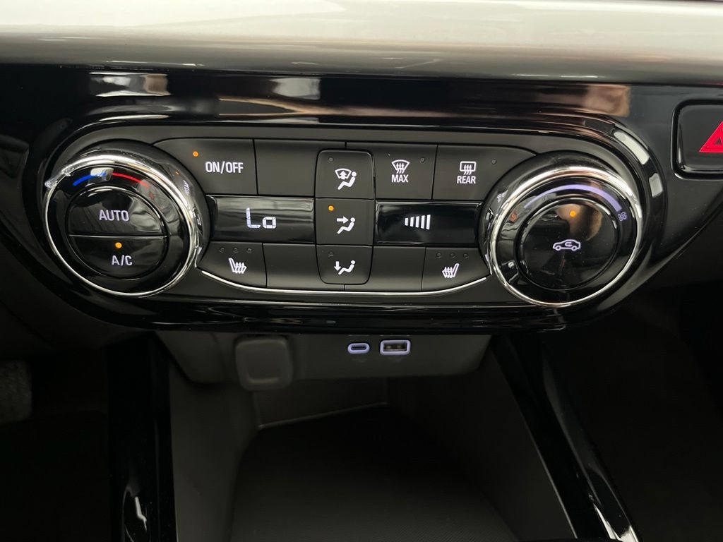New 2026 Chevrolet Trax LT w/ LT Convenience Package FWD image 28