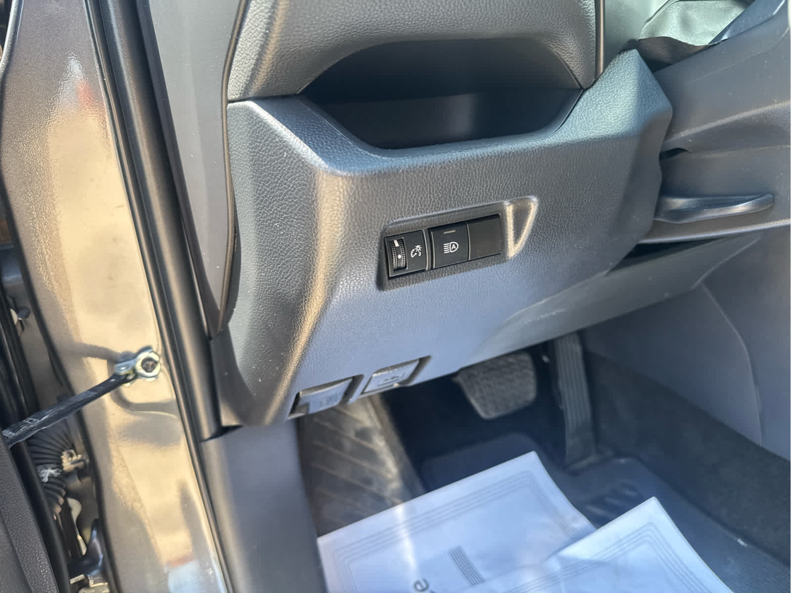 Used 2023 Toyota RAV4 LE FWD image 22