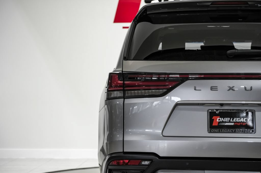 Used 2022 Lexus LX 600 4WD w/ Luxury Package image 52
