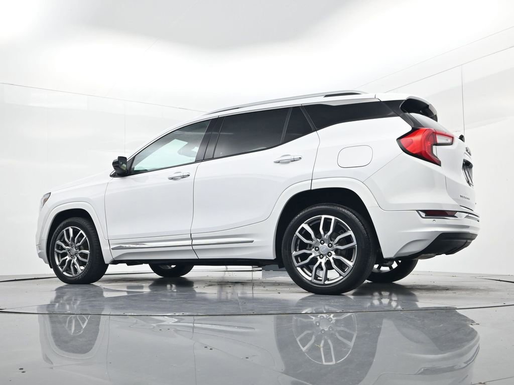 Used 2023 GMC Terrain Denali w/ Denali Premium Package AWD/4WD image 42
