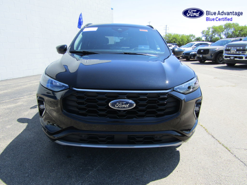 Used 2023 Ford Escape ST-Line Elite w/ Premium Technology Package AWD/4WD image 5