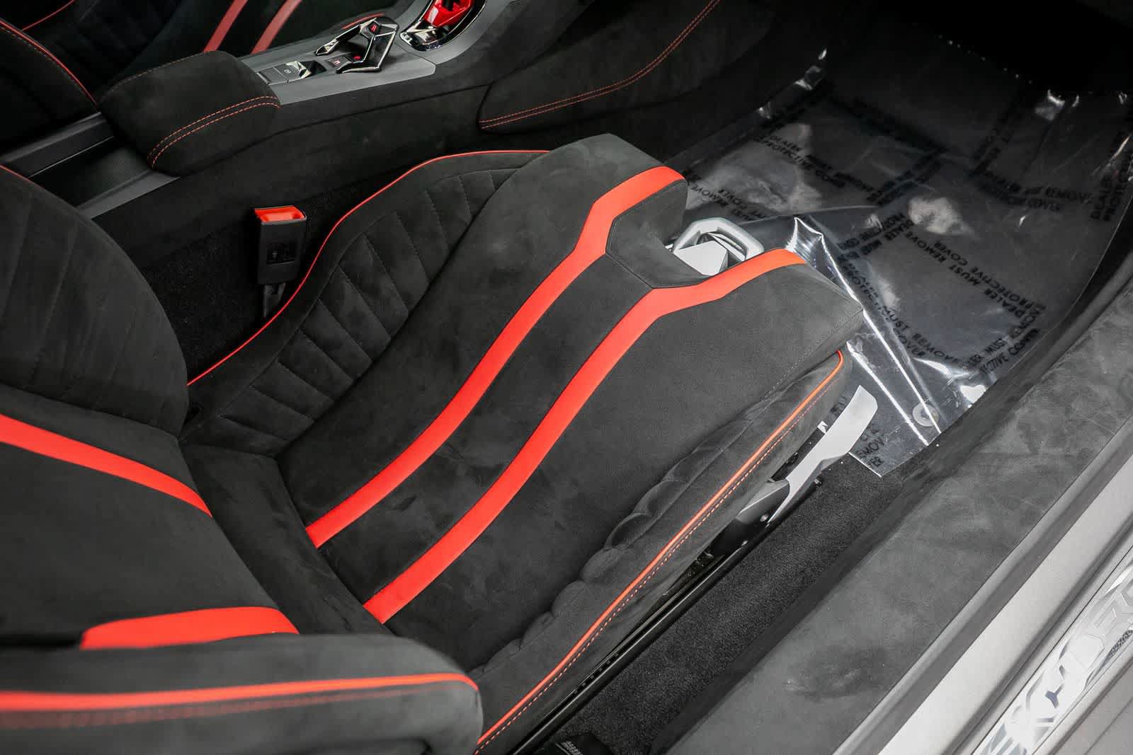 Used 2022 Lamborghini Huracan STO RWD image 34