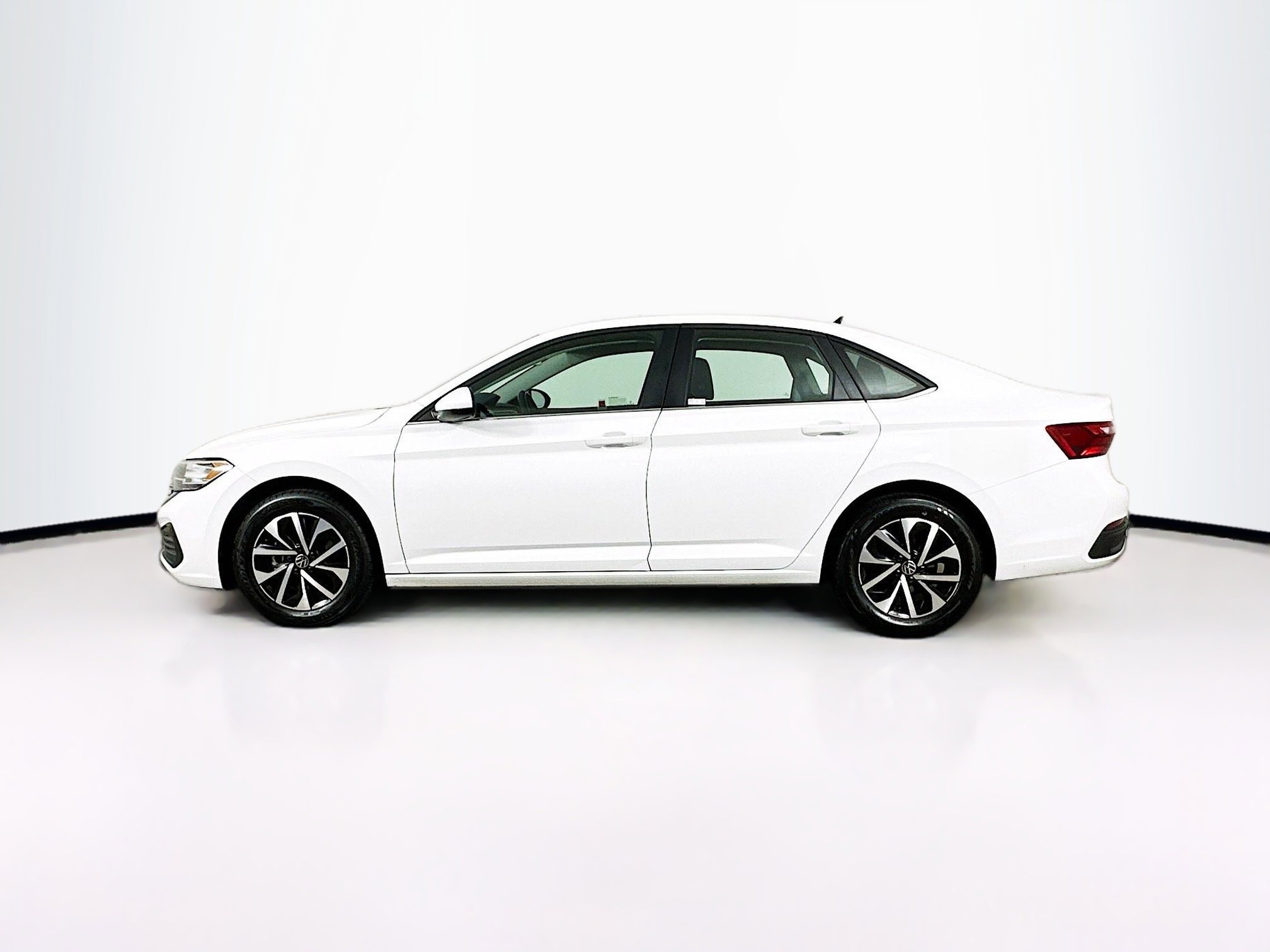 Used 2024 Volkswagen Jetta S image 4
