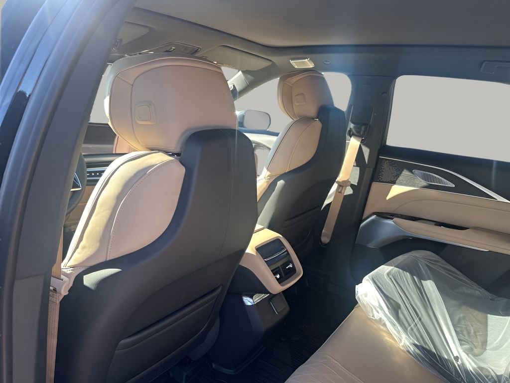 New 2026 Cadillac Lyriq Signature Luxury w/ Nappa Leather Package AWD/4WD image 18