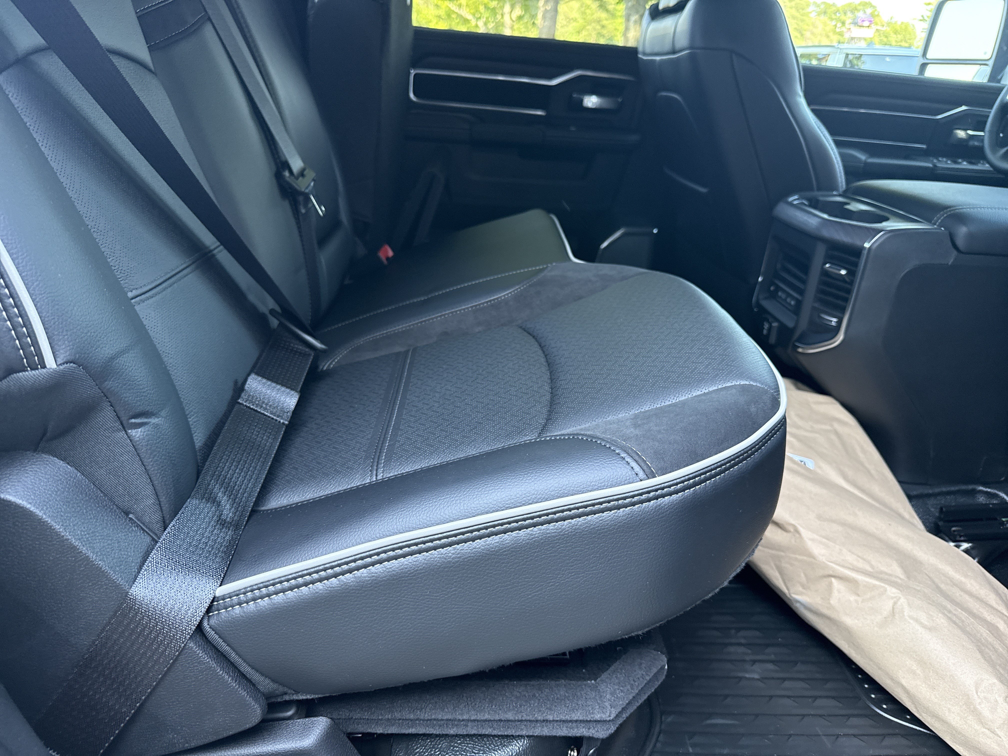 New 2026 RAM 5500 4x4 Crew Cab w/ Laramie Trim Package image 17