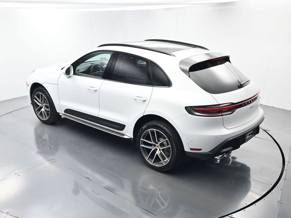 Certified 2025 Porsche Macan Turbo AWD/4WD image 38