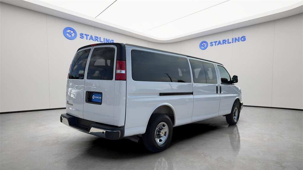 Used 2025 Chevrolet Express 3500 LT w/ LT Preferred Equipment Group image 9