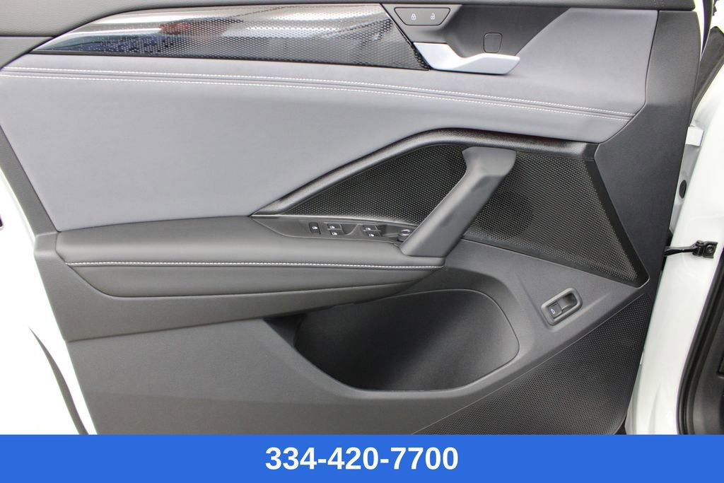 New 2026 Volkswagen Tiguan SE R-Line image 15